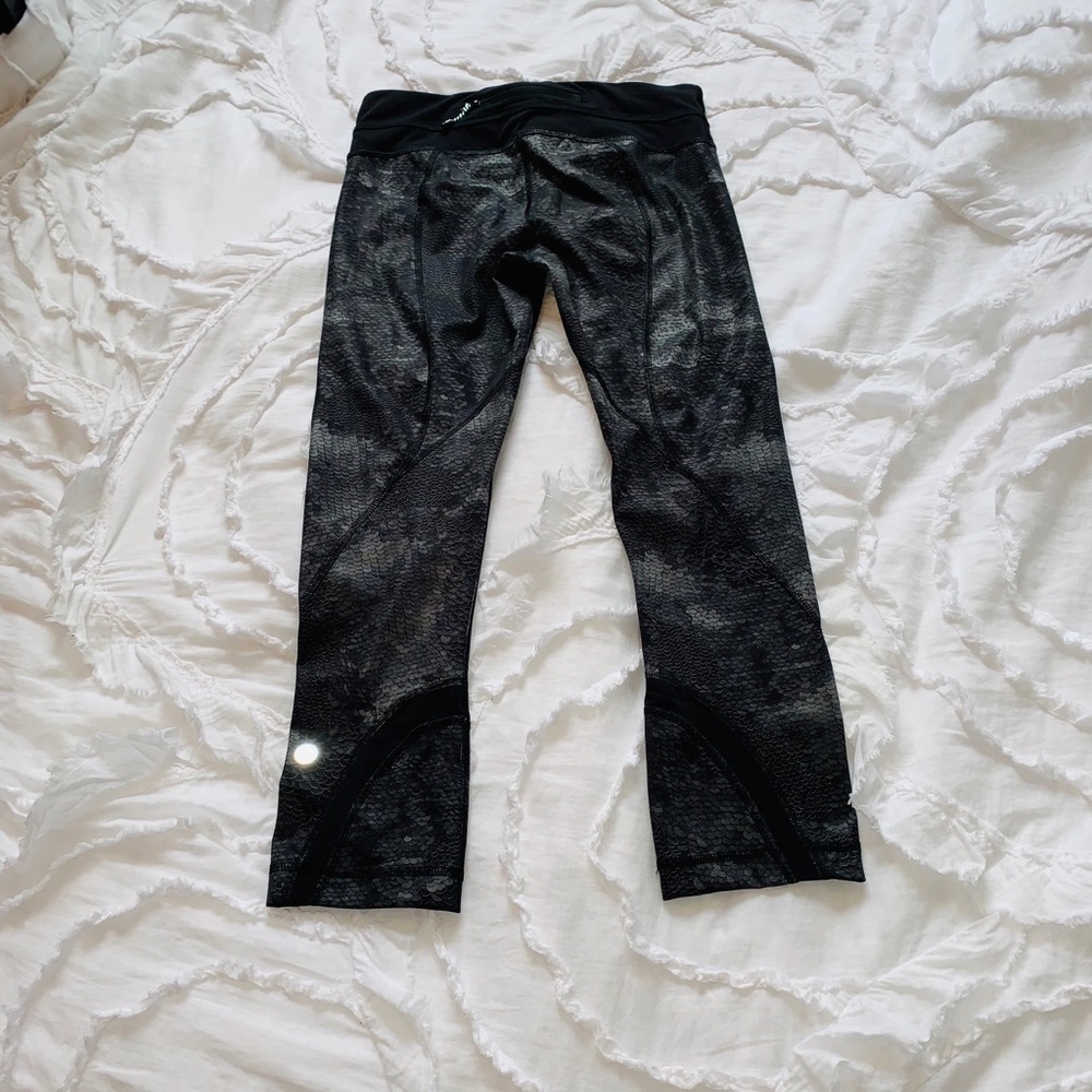 rare lulu lemon snake print leggings!